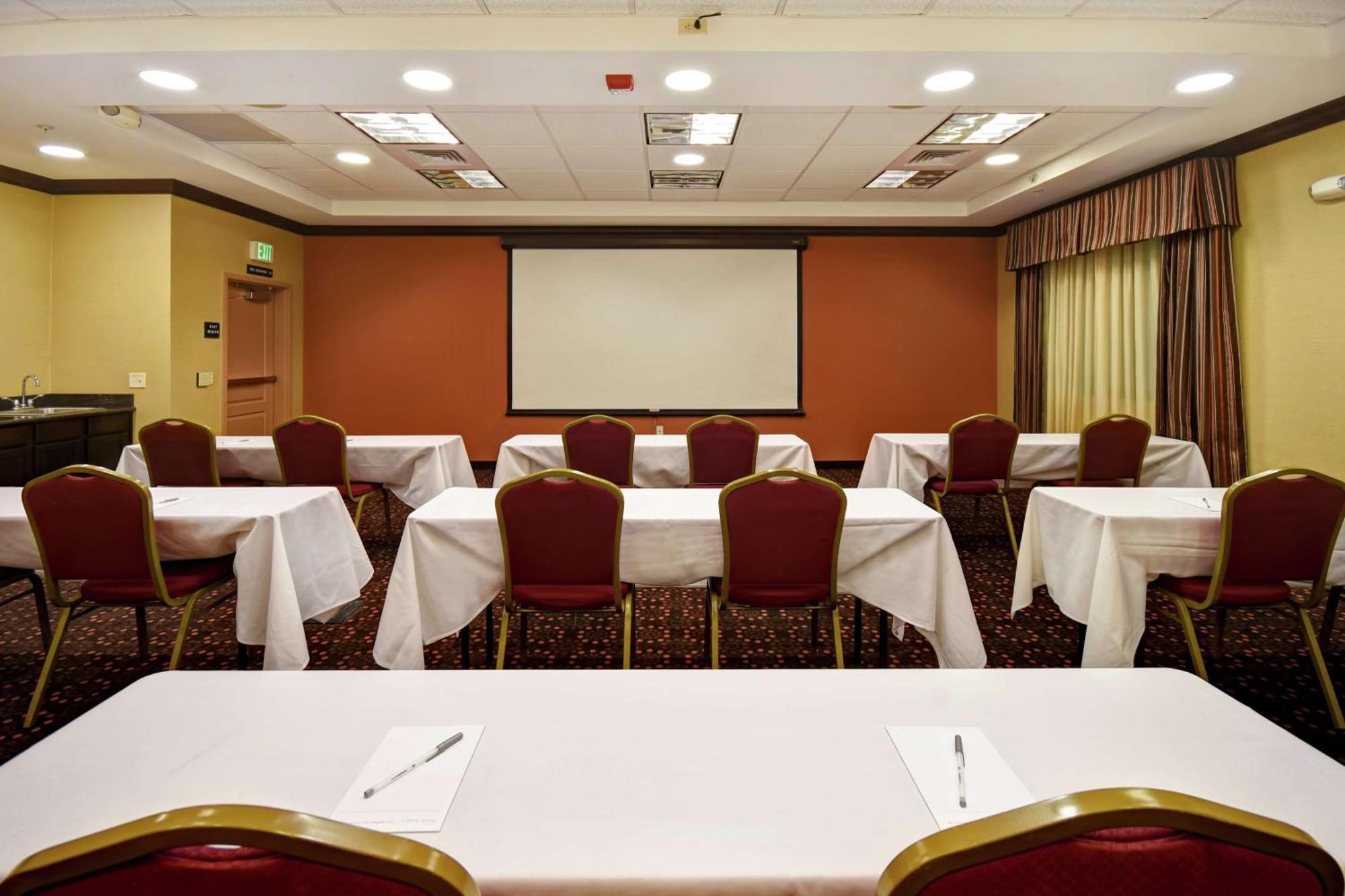 Hampton Inn & Suites Фолсом Екстер'єр фото