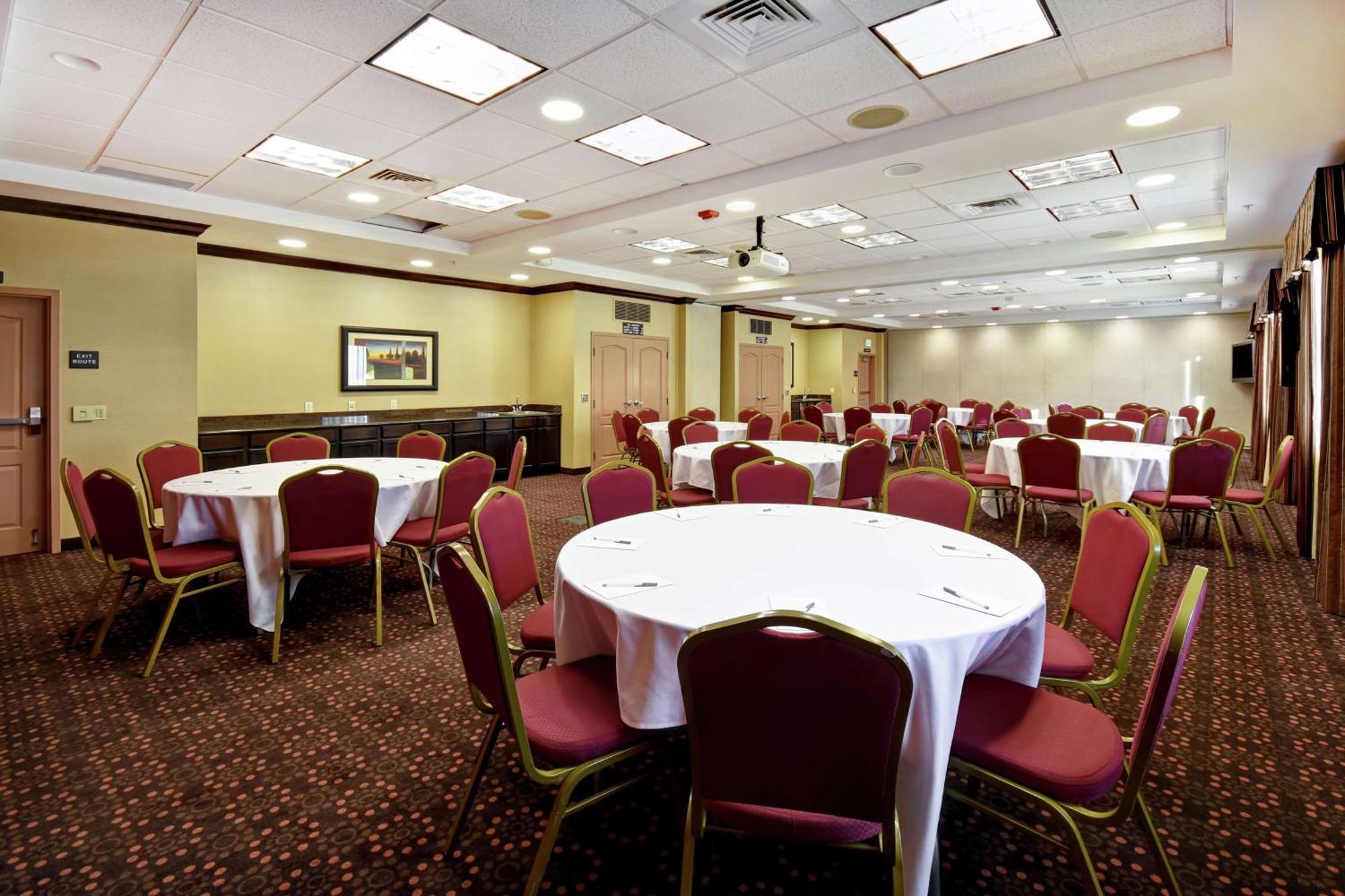 Hampton Inn & Suites Фолсом Екстер'єр фото